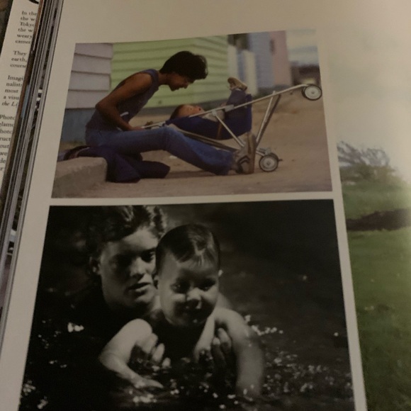 A Day In The Life of Canada MINT Hard Cover - Picture 7 of 8